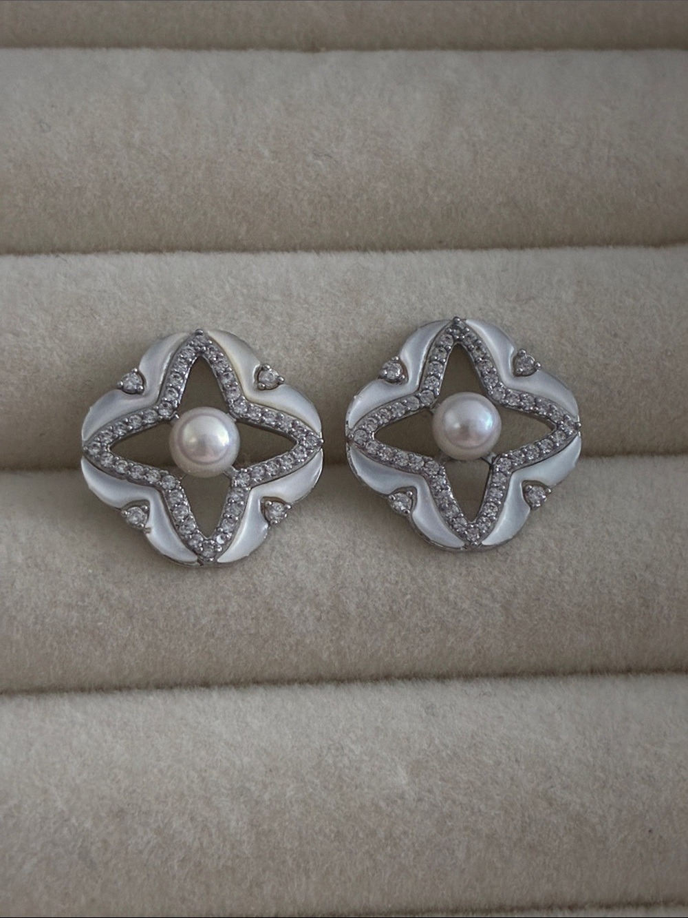 Vintage Pearl Floral Earrings